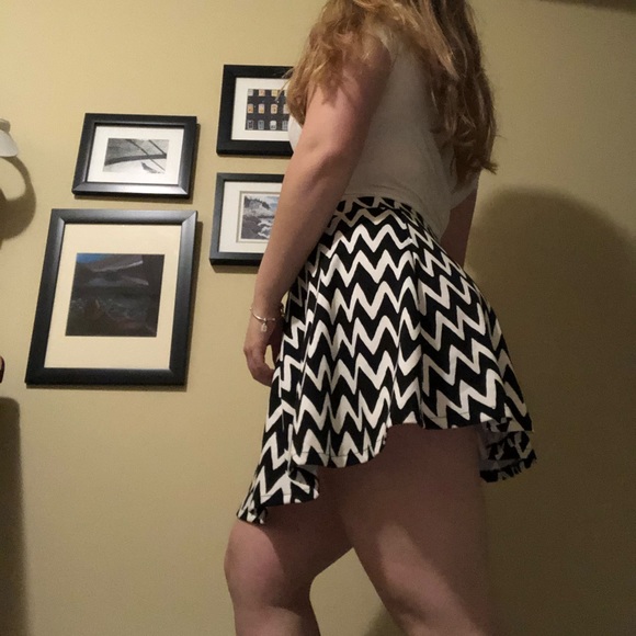 Chevron skirt - Picture 2 of 3